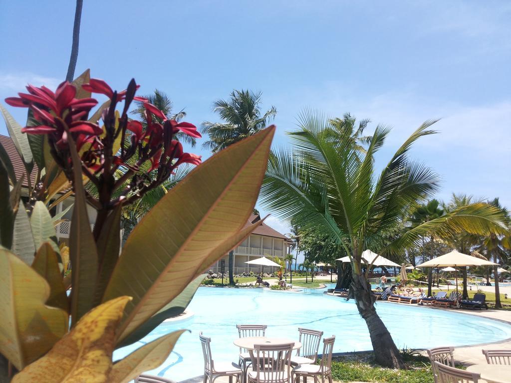 Amani Tiwi Beach Resort Экстерьер фото